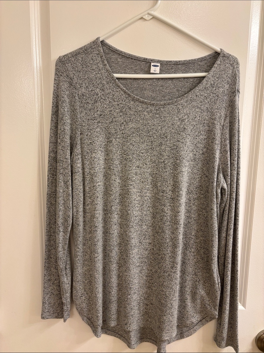 Casual Long-Sleeve Scoop Neck Top - Gray Soft Tunic